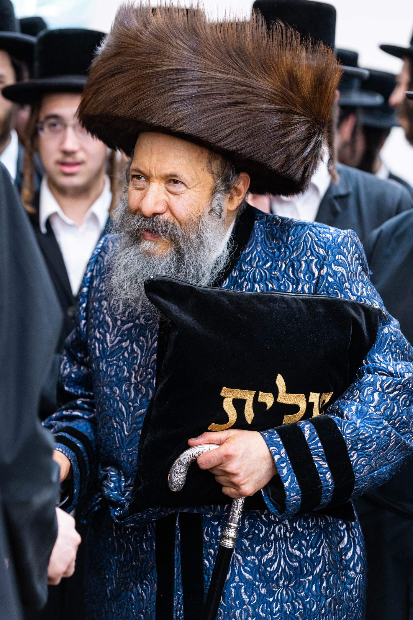 האדמו"ר מבאבוב 45 עם נרתיק הטלית ותפילין