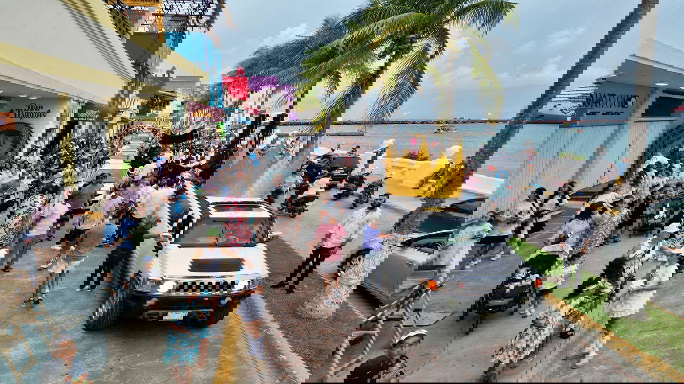 הכנסת ספר תורה בקוזומל שבמקסיקו