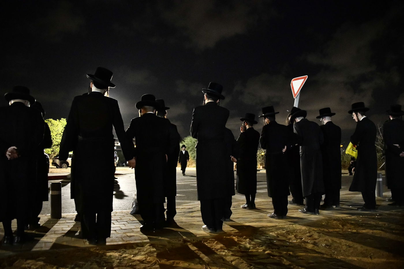 העצרת אמש מחוץ לשערי כלא 10