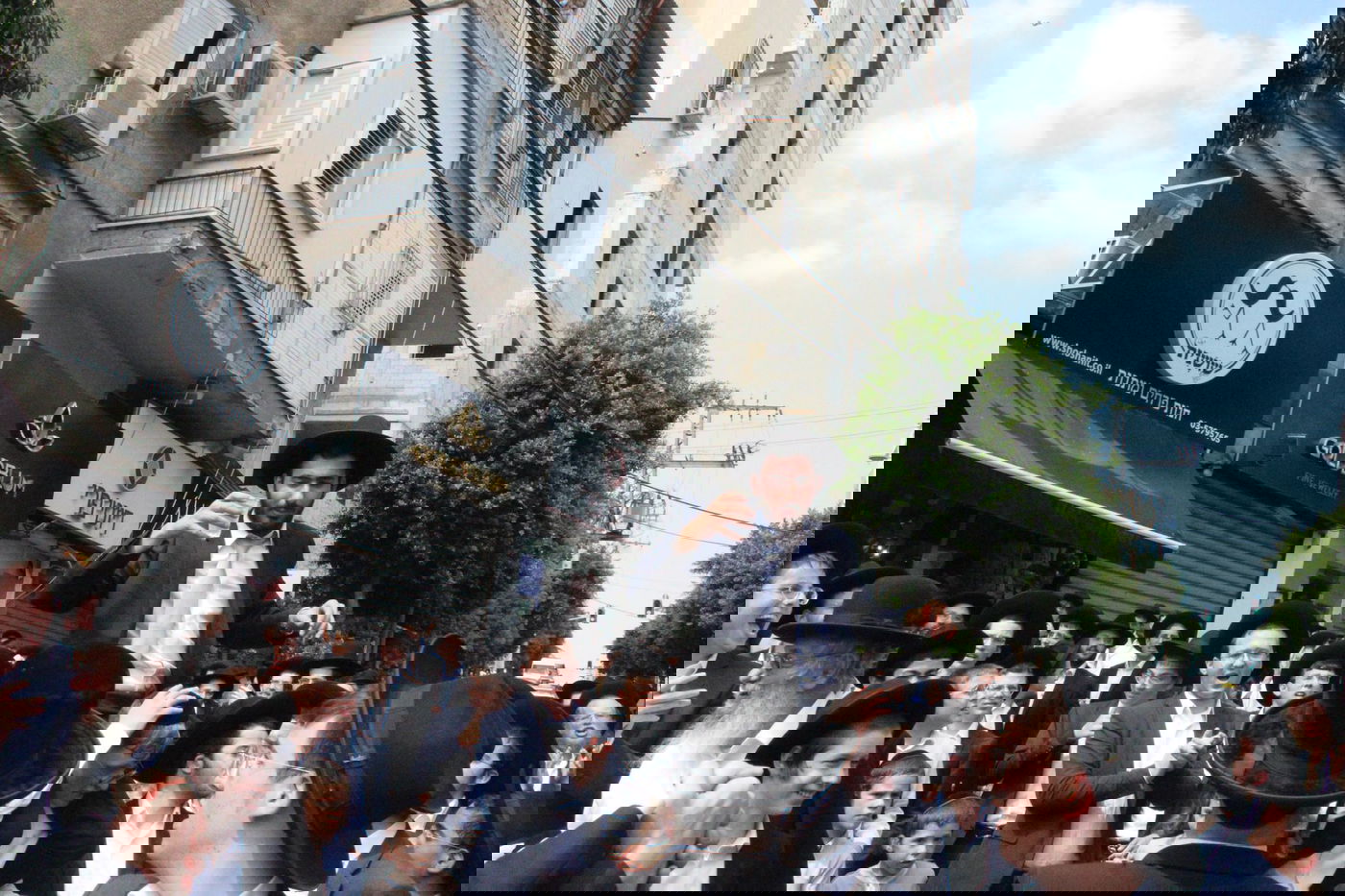 "אשרי העם שככה לו": קבלת פנים המונית לאסיר עולם התורה רפאל יצחקוב ששוחרר מהכלא הצבאי