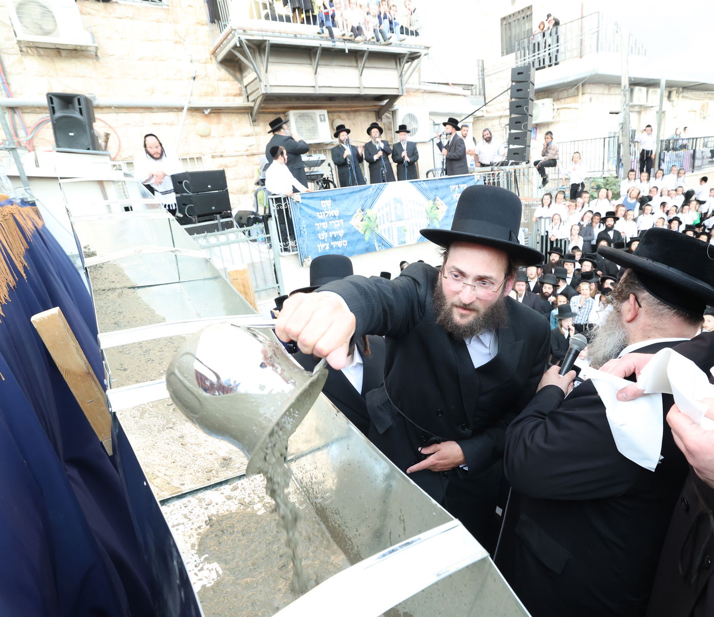 הנחת אבן הפינה בסאטמר ירושלים