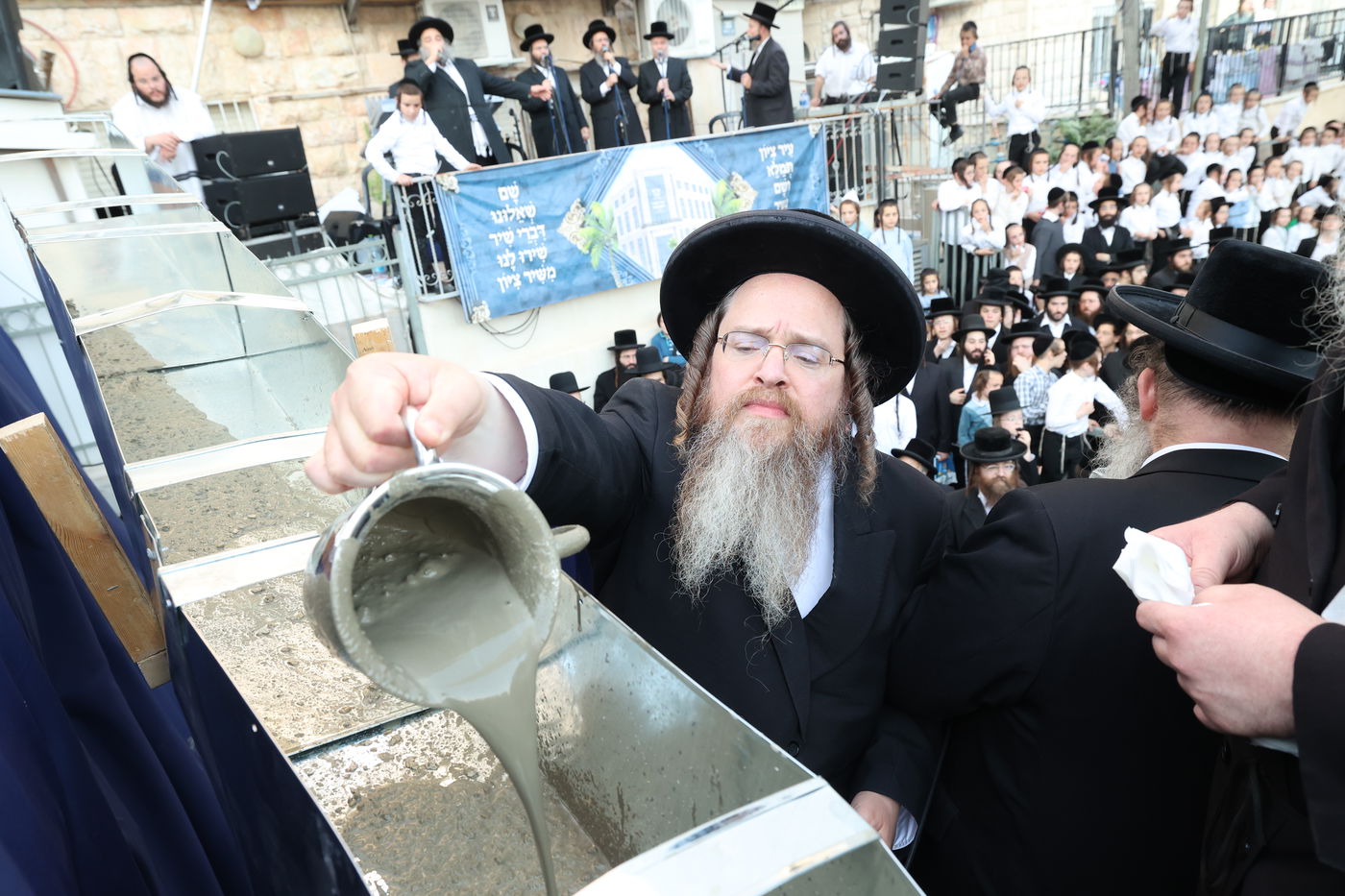 הנחת אבן הפינה בסאטמר ירושלים