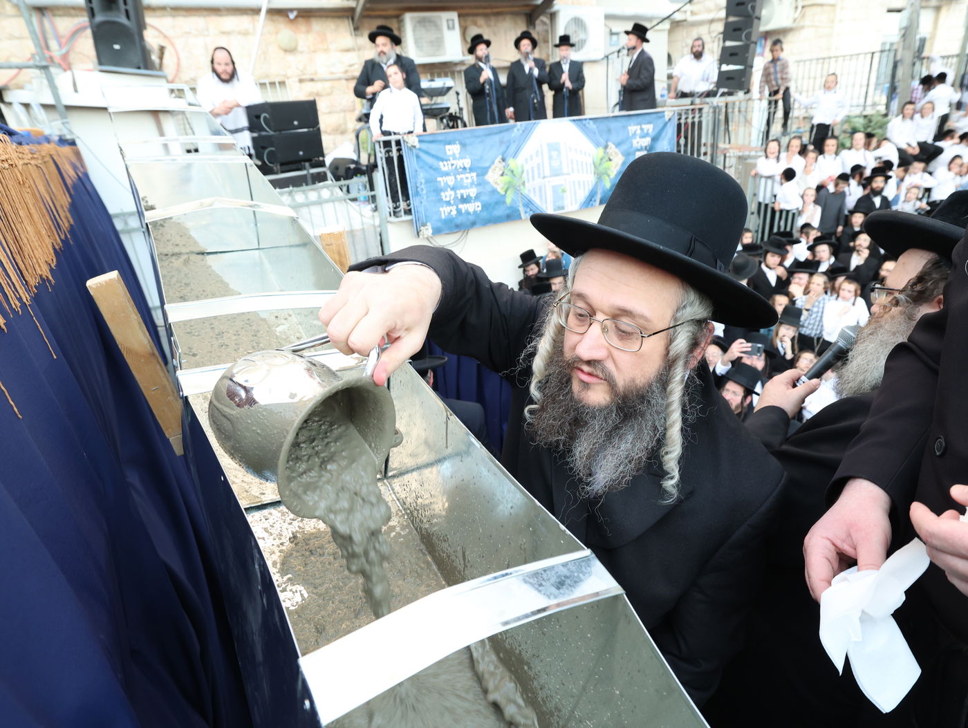 הנחת אבן הפינה בסאטמר ירושלים