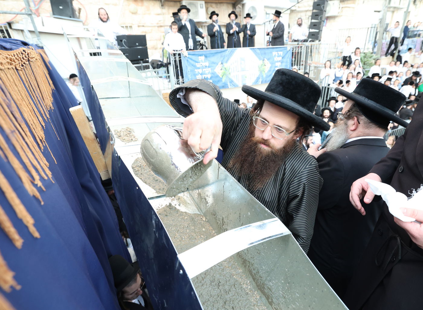 הנחת אבן הפינה בסאטמר ירושלים