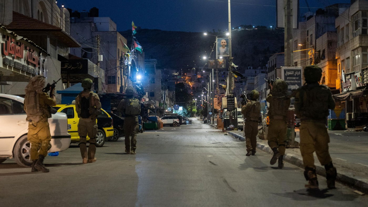 "מחבל מרכזי" נעצר יחד עם 90 מבוקשים נוספים; הוחרם אמל"ח רב