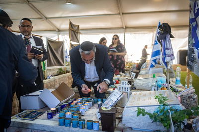 הרב דנינו עלה לקבר בנו: "לך לכסא הכבוד; אתה עברת את זה ויודע להגיד להקב"ה מה זה עמק הבכא"