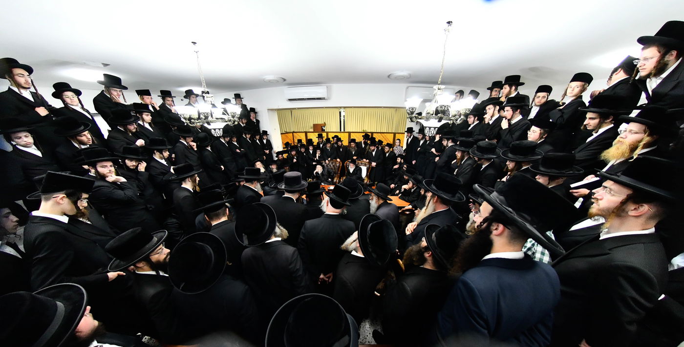 ניחום אבלים אצל האחים האדמו"רים מקרעטשניף ופרמישלאן