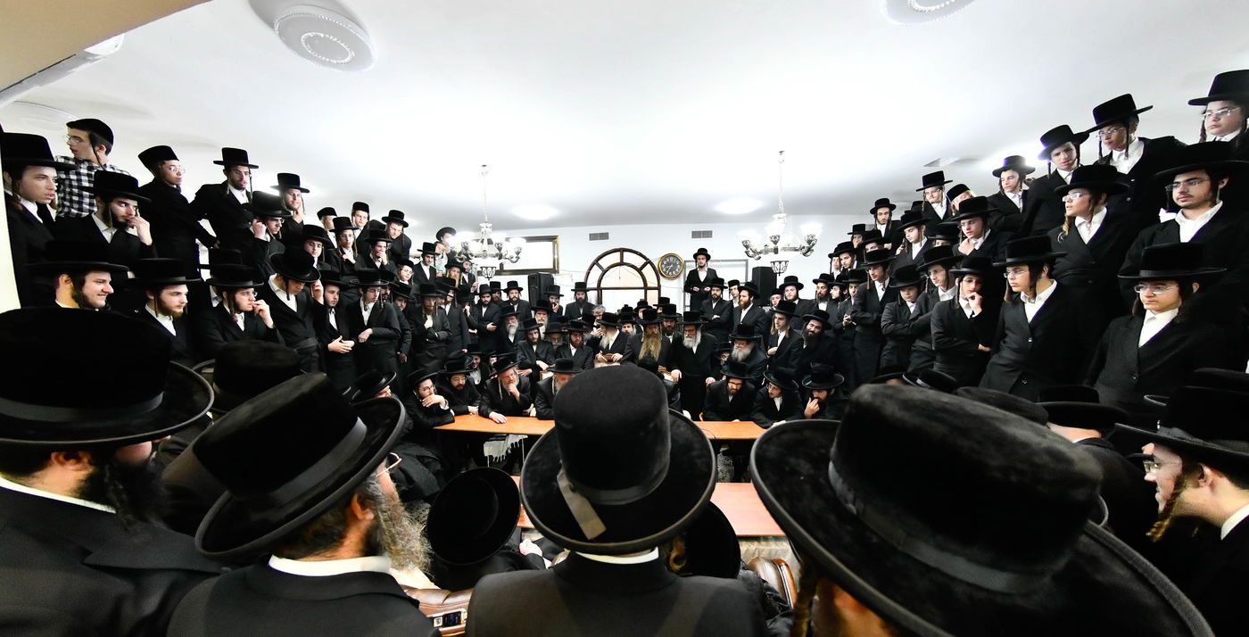 ניחום אבלים אצל האחים האדמו"רים מקרעטשניף ופרמישלאן