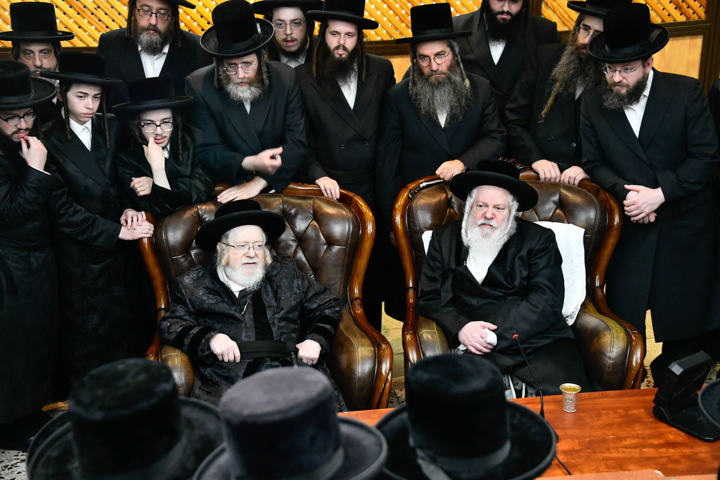 ניחום אבלים אצל האחים האדמו"רים מקרעטשניף ופרמישלאן