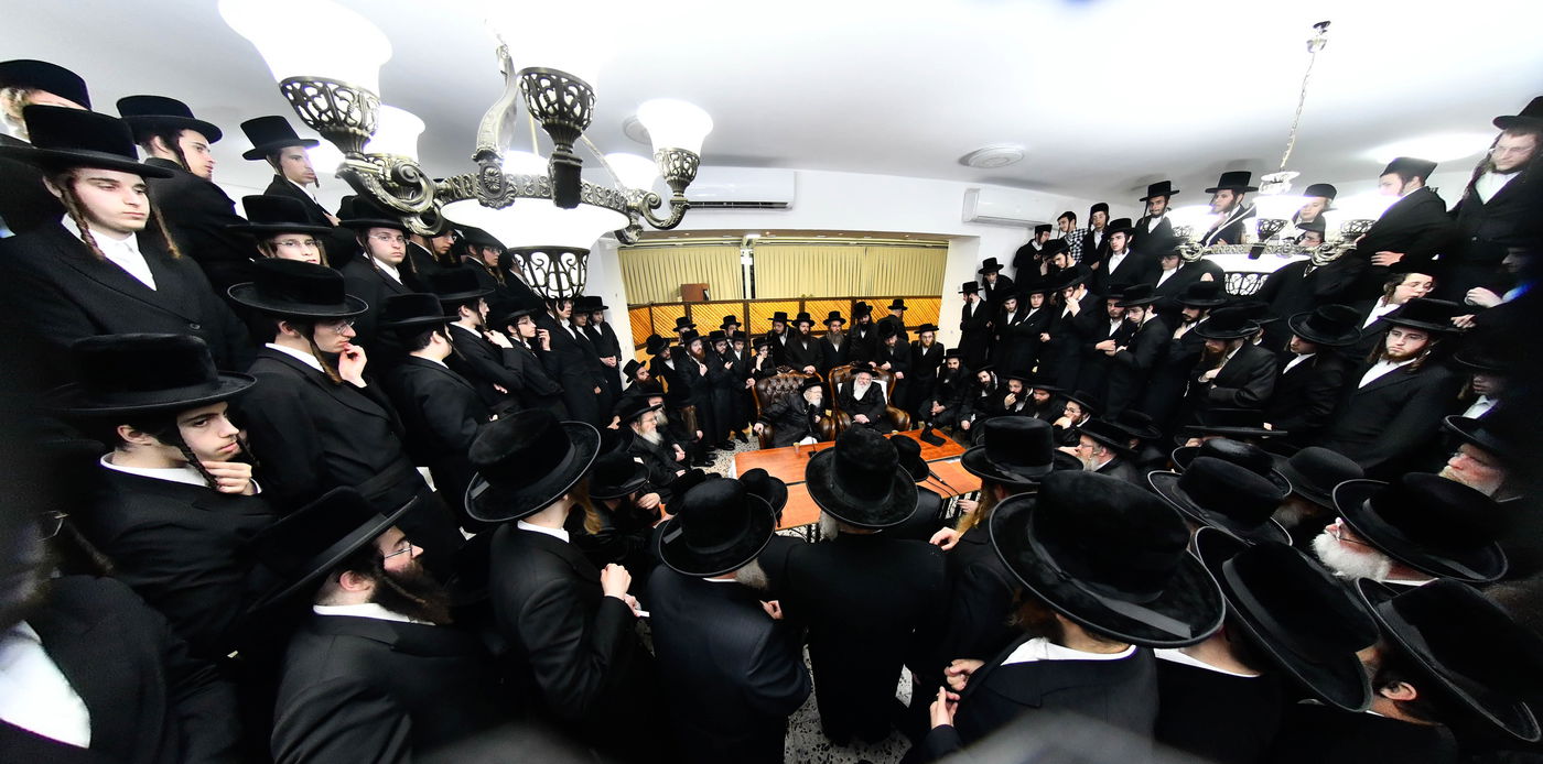 ניחום אבלים אצל האחים האדמו"רים מקרעטשניף ופרמישלאן