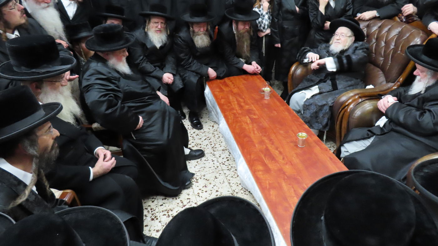 ניחום אבלים אצל האחים האדמו"רים מקרעטשניף ופרמישלאן