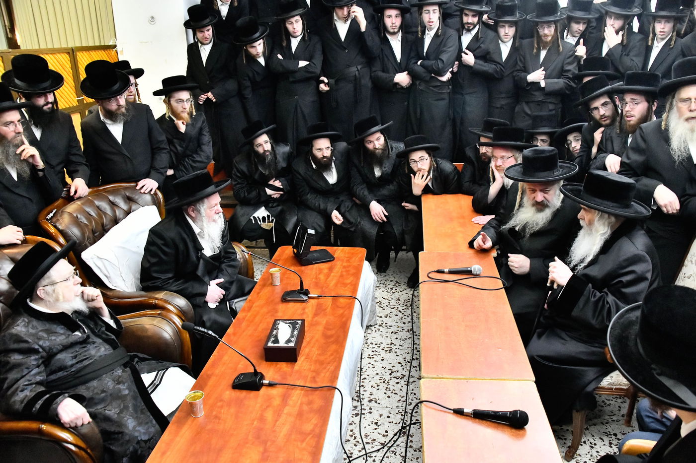 ניחום אבלים אצל האחים האדמו"רים מקרעטשניף ופרמישלאן