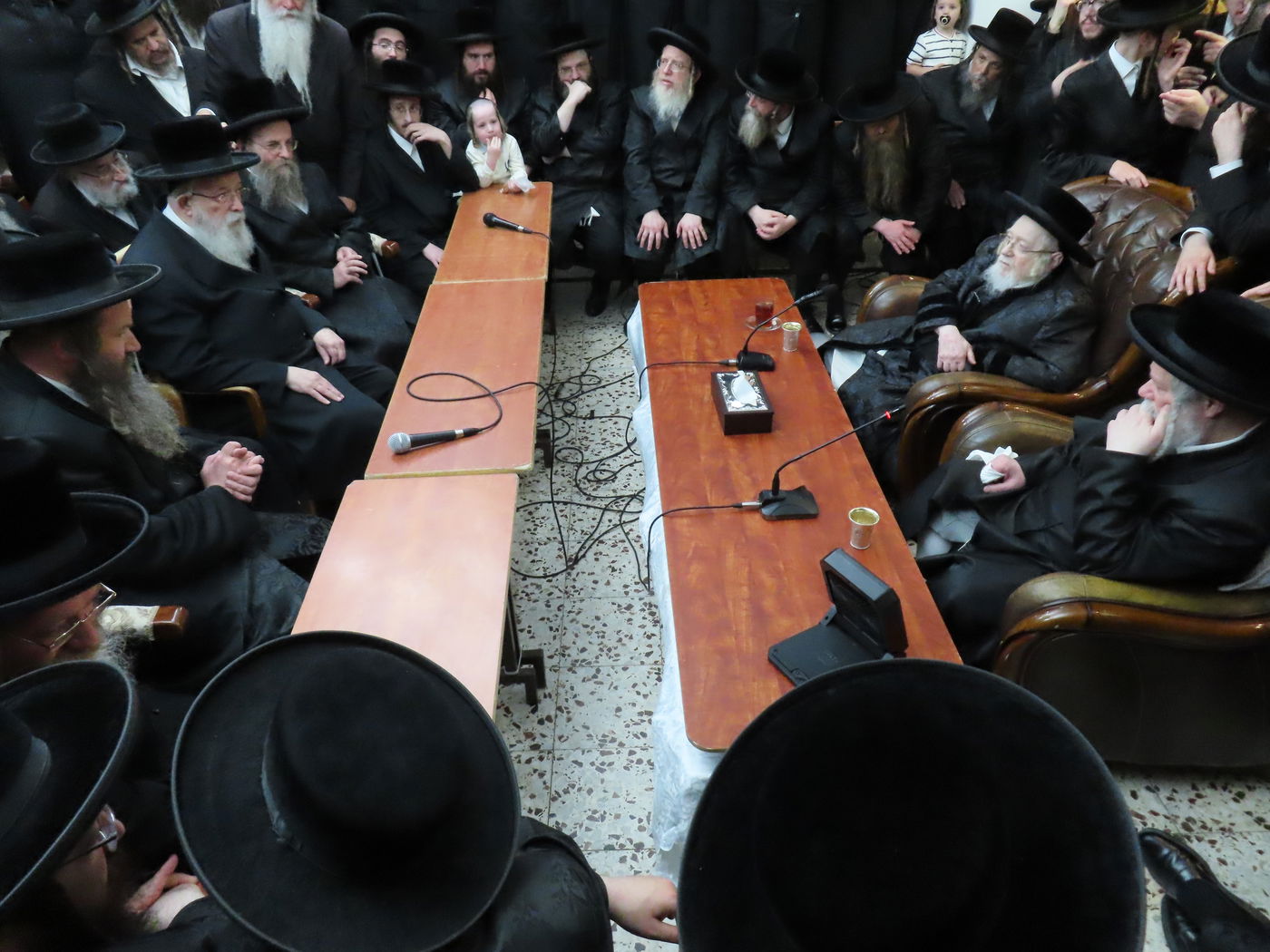 ניחום אבלים אצל האחים האדמו"רים מקרעטשניף ופרמישלאן