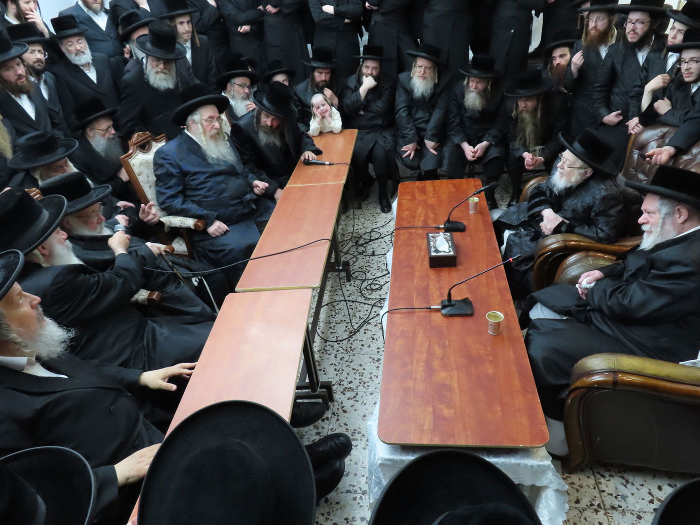 ניחום אבלים אצל האחים האדמו"רים מקרעטשניף ופרמישלאן