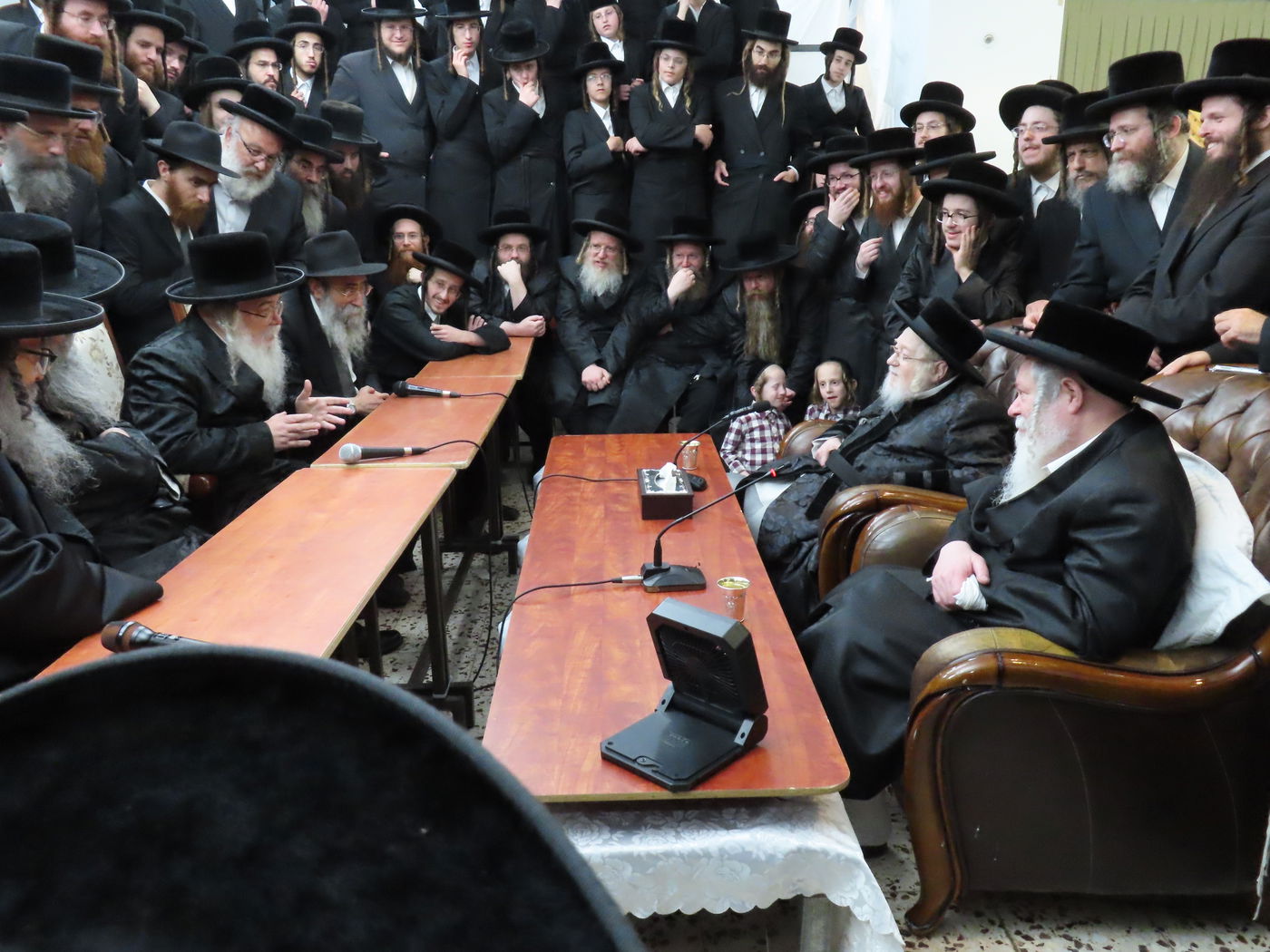 ניחום אבלים אצל האחים האדמו"רים מקרעטשניף ופרמישלאן