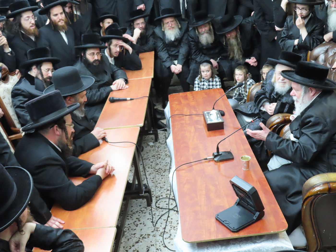 ניחום אבלים אצל האחים האדמו"רים מקרעטשניף ופרמישלאן