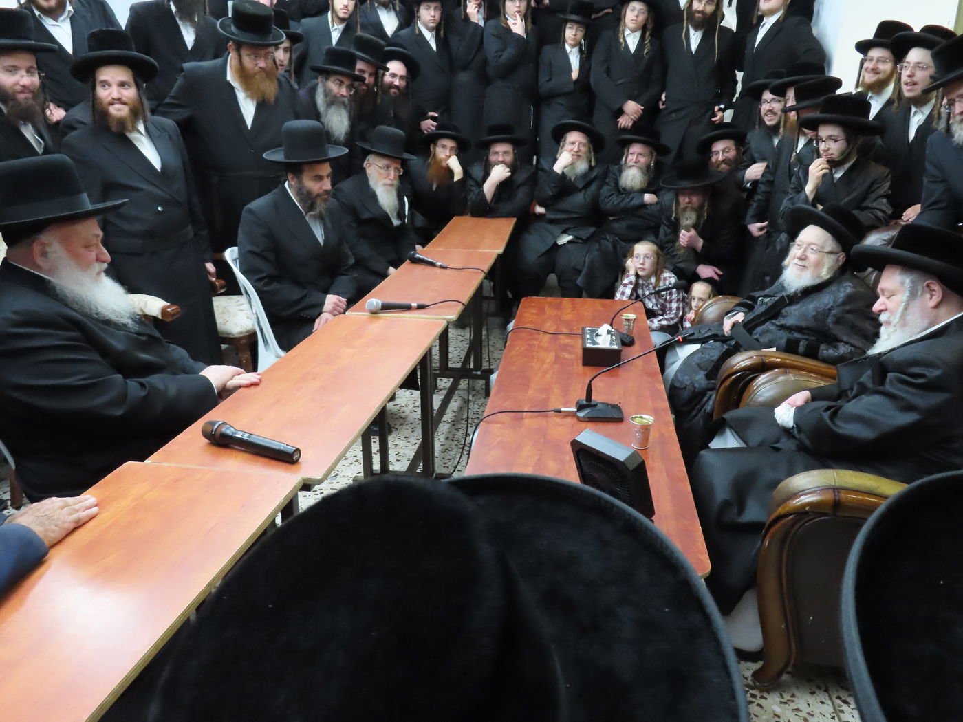 ניחום אבלים אצל האחים האדמו"רים מקרעטשניף ופרמישלאן