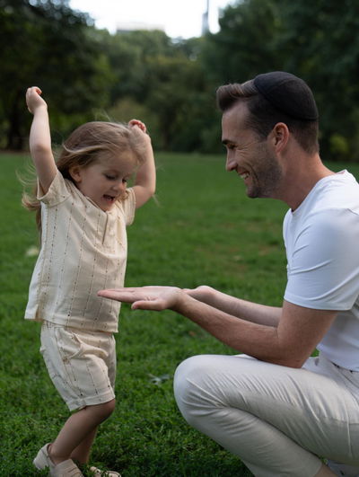 הזמר מאיר גרין ובנו