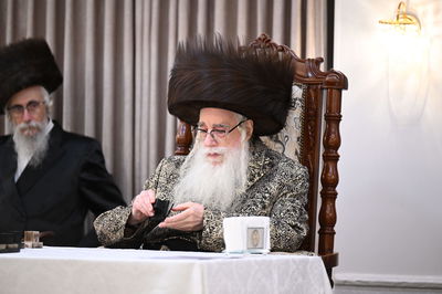 הכינוס בצאנז לגבי כשרות התפילין