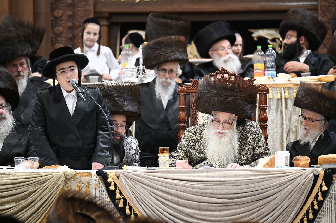 שמחת בר המצווה לנכד האדמו"ר מצאנז