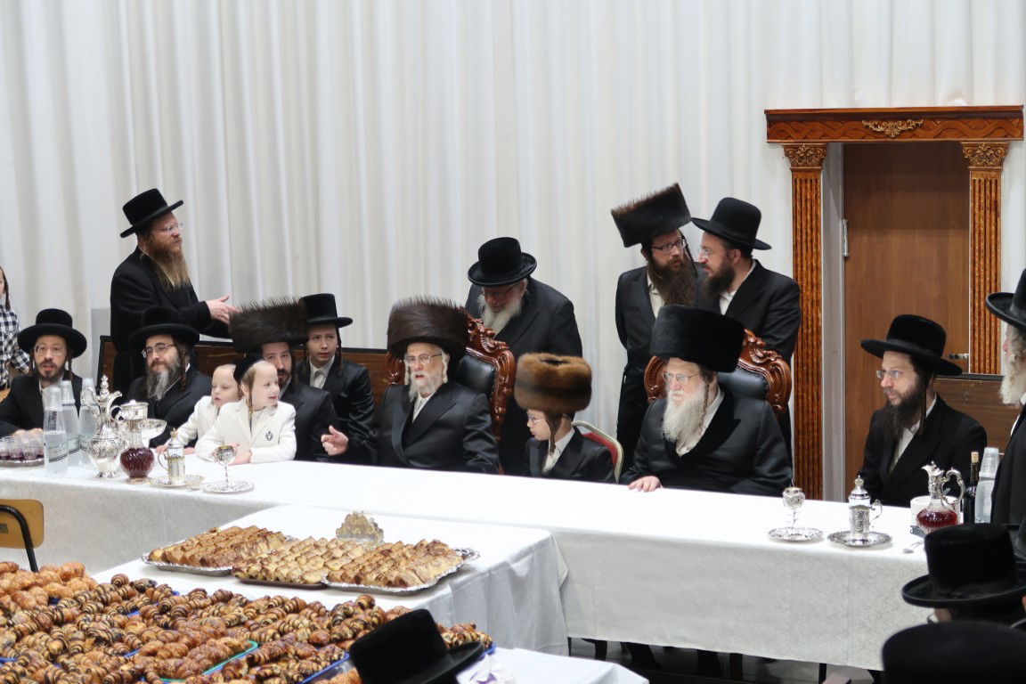 האדמו"ר מסערט ויז'ניץ ומודז'יץ בטיש לחיים משותף