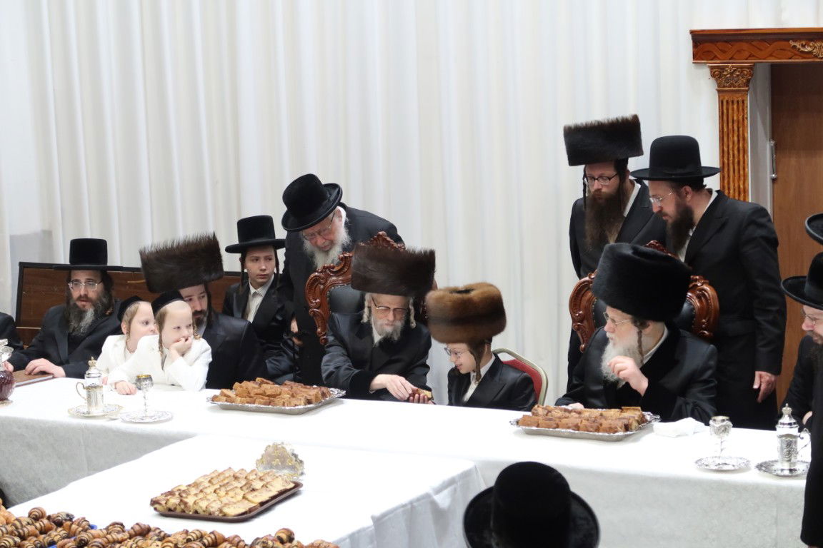 האדמו"ר מסערט ויז'ניץ ומודז'יץ בטיש לחיים משותף