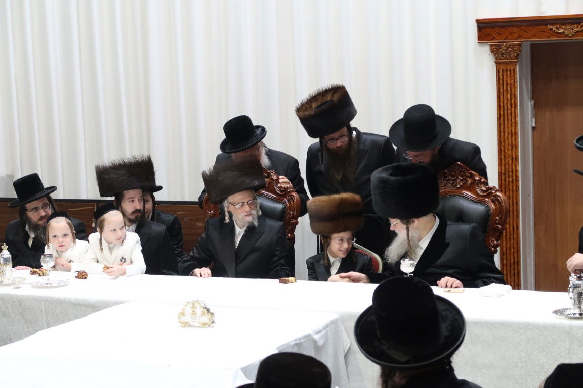 האדמו"ר מסערט ויז'ניץ ומודז'יץ בטיש לחיים משותף