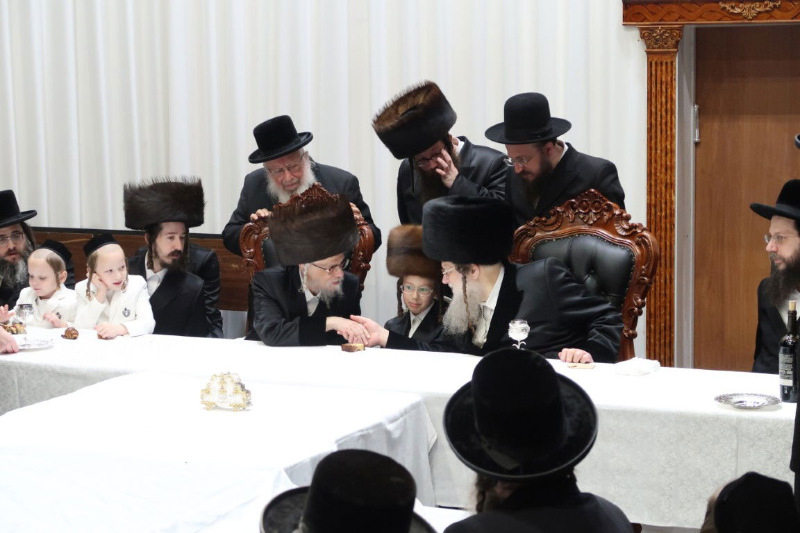 האדמו"ר מסערט ויז'ניץ ומודז'יץ בטיש לחיים משותף