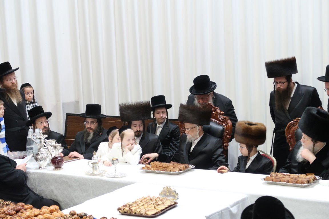 האדמו"ר מסערט ויז'ניץ ומודז'יץ בטיש לחיים משותף