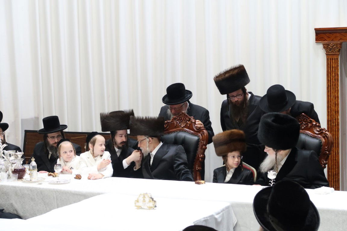 האדמו"ר מסערט ויז'ניץ ומודז'יץ בטיש לחיים משותף