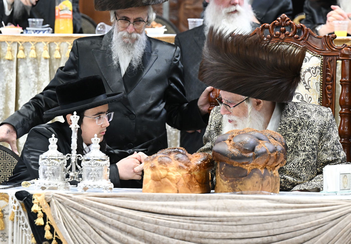 שמחת בר המצווה לנכד האדמו"ר מצאנז