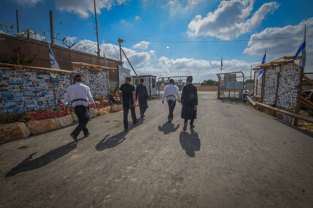 תושבי עמנואל בסיור בעוטף עזה