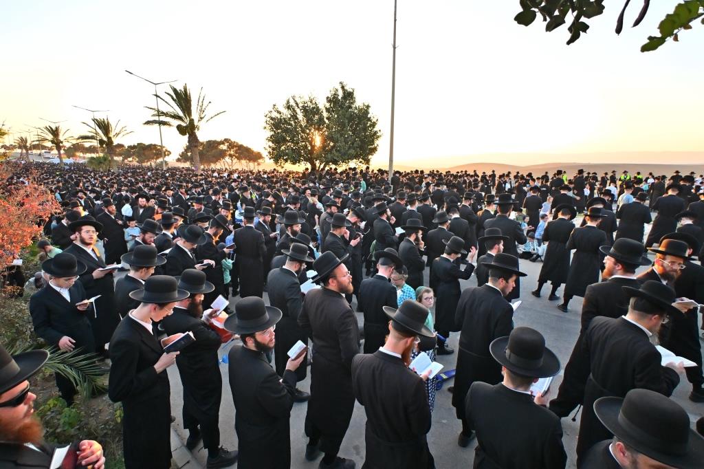 עצרת תפילה לביטול גזירת הגיוס בערד