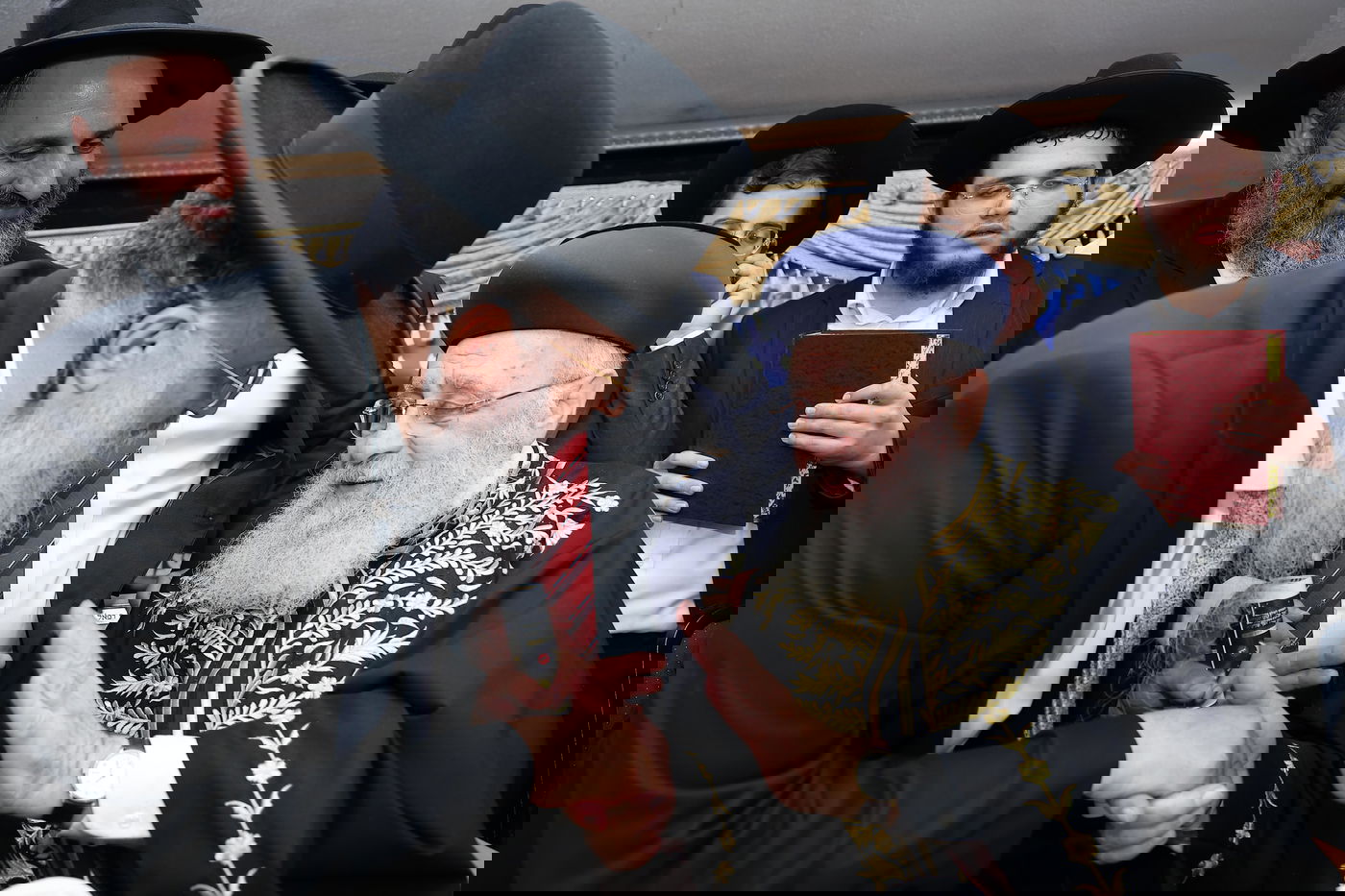 הראשל"צ הגר"י יוסף בשיחה בביהמ"ד 'ישועה ליהודה'