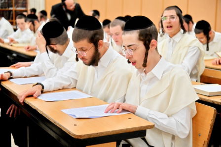 פתיחת הזמן בישיבת המתמידים