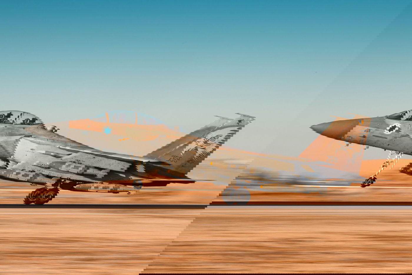 הנווט שהשתתף לראשונה בתקיפה בתימן - בריאיון בלעדי: "אין זכות גדולה מלהתפלל מנחה במטוס"