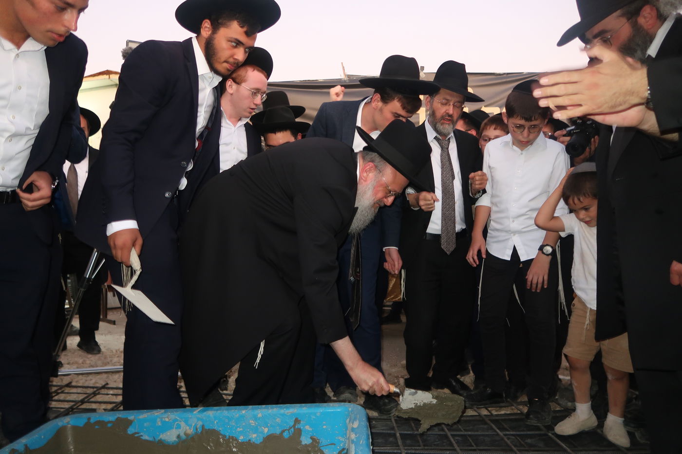 מעמד הנחת אבן הפינה לישיבת 'בית אשר' במודיעין עילית