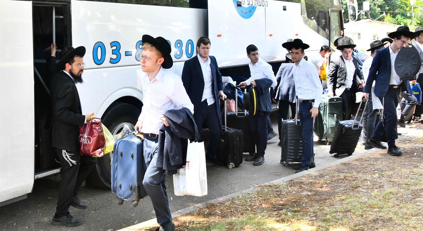 חוזרים לישיבות בבני ברק