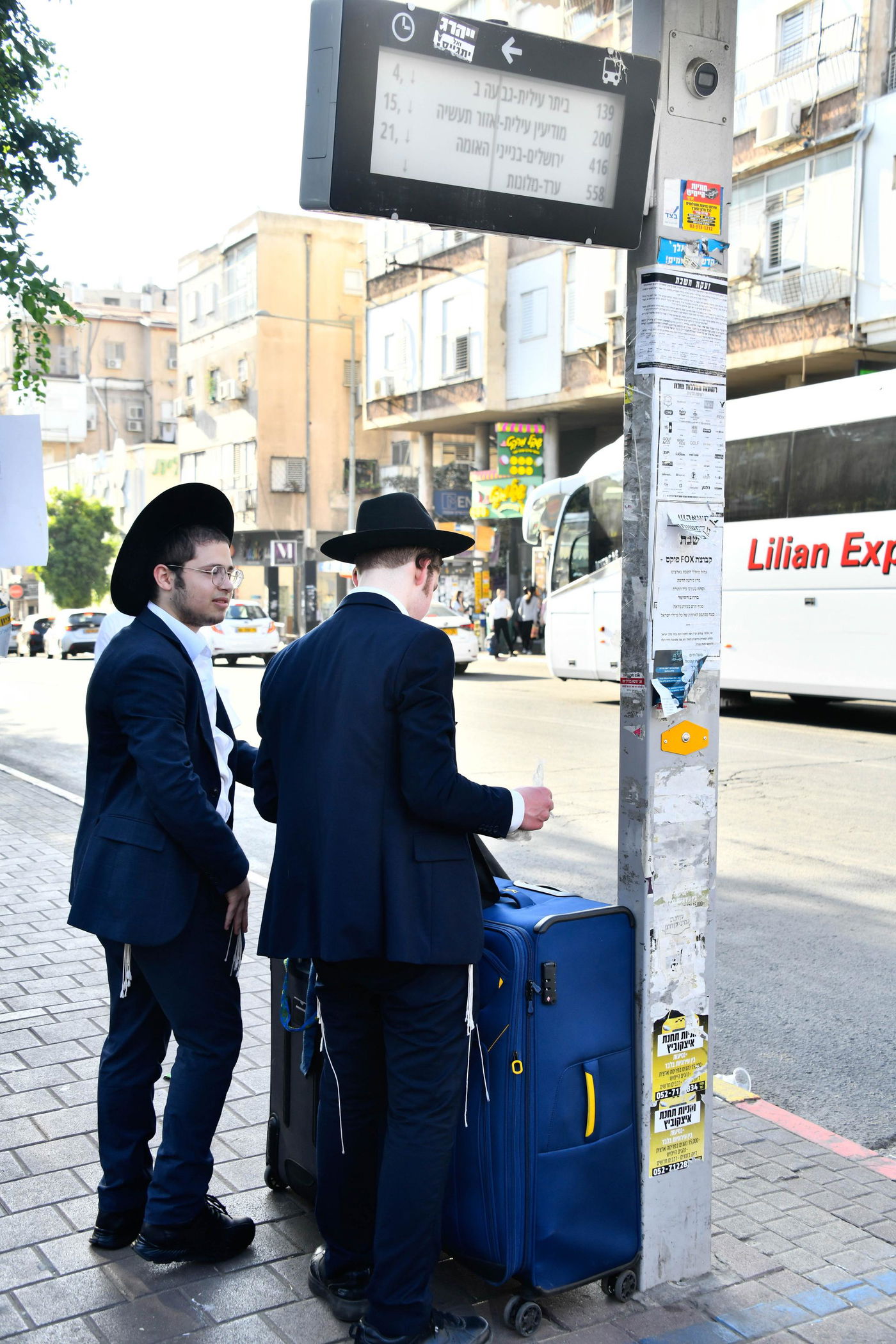 חוזרים לישיבות בבני ברק