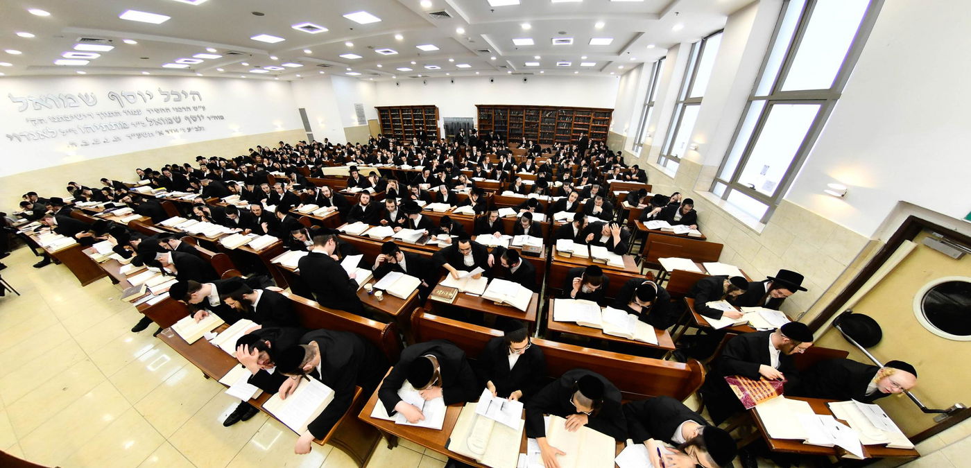 פתיחת הזמן בישיבת באבוב