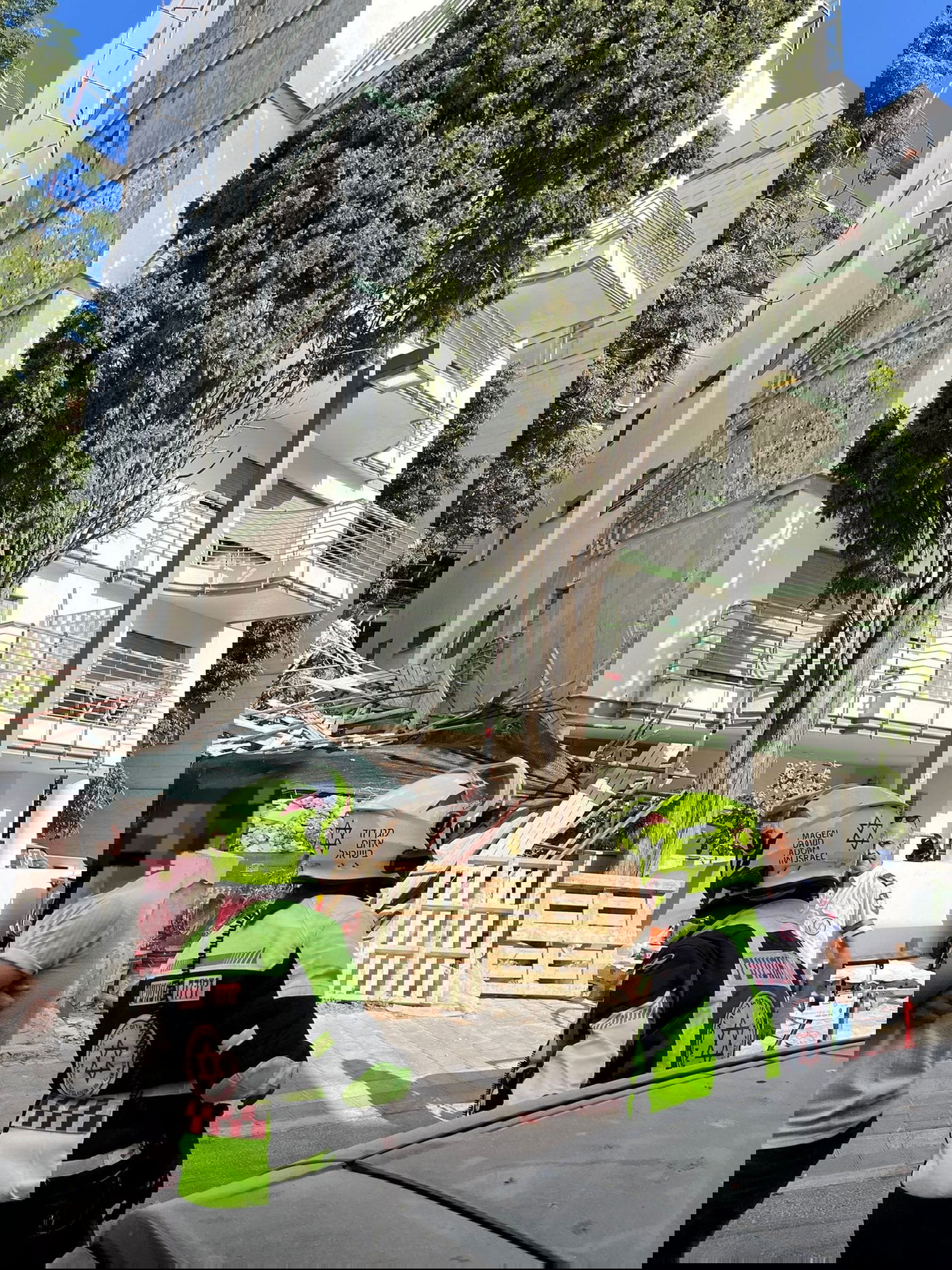 אירוע קשה בתל אביב: פיגומים קרסו באתר הבנייה, בן 30 נהרג במקום