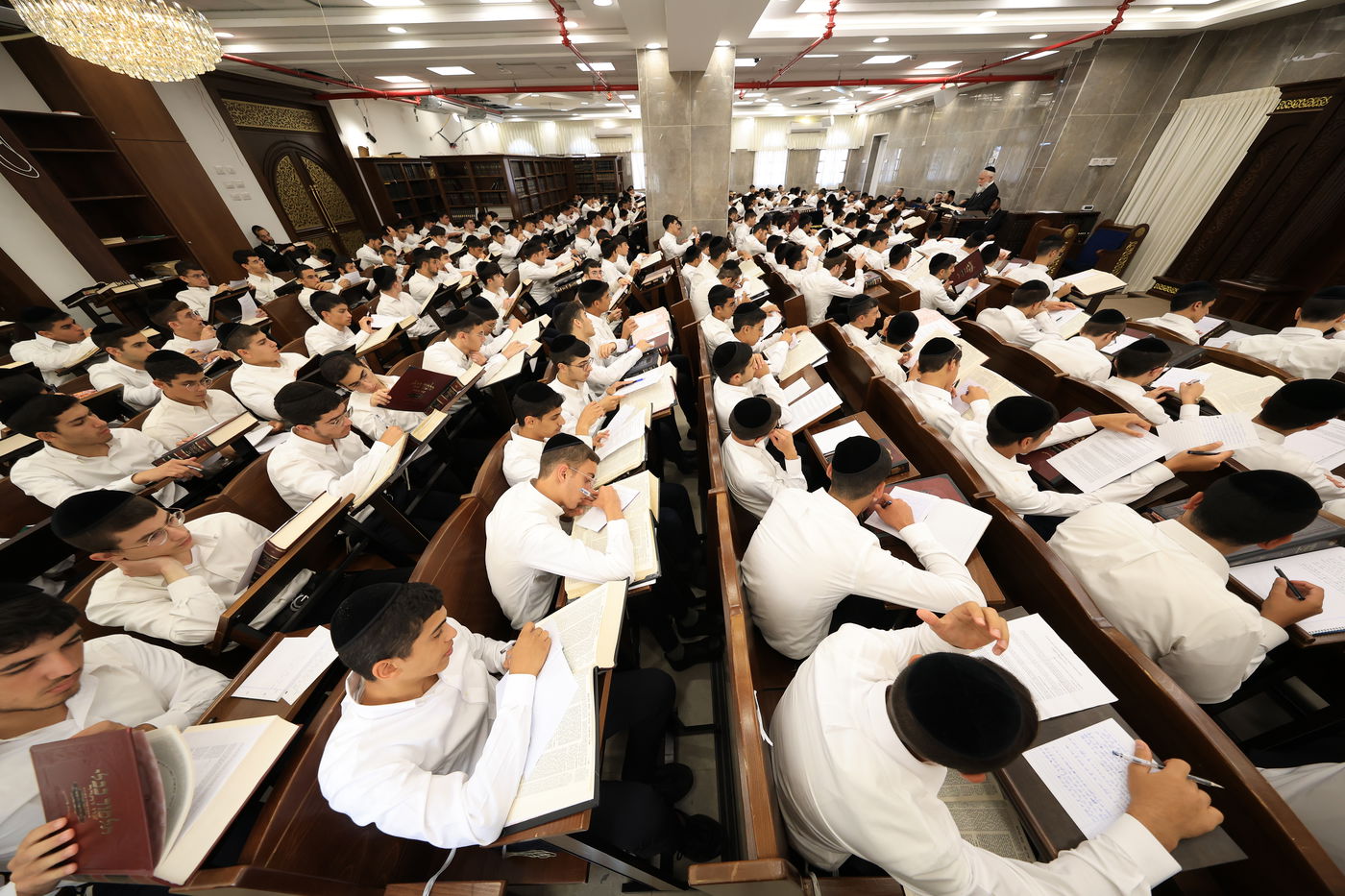 פתיחת הזמן בישיבת 'אבני נזר'