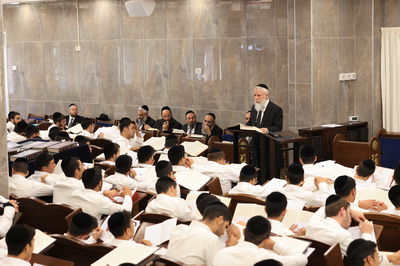 פתיחת הזמן בישיבת 'אבני נזר'