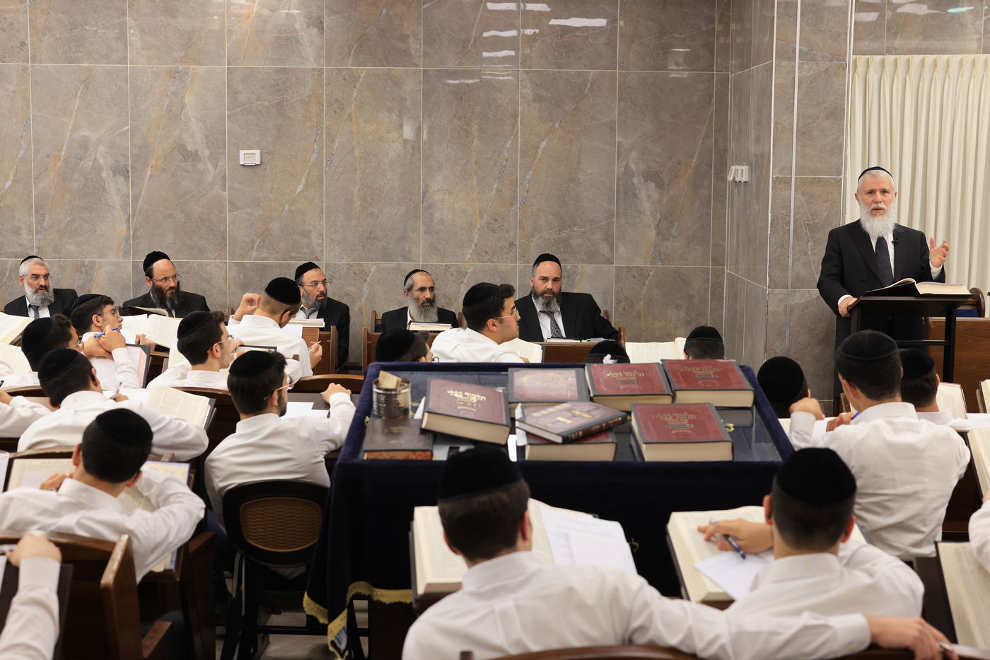 פתיחת הזמן בישיבת 'אבני נזר'