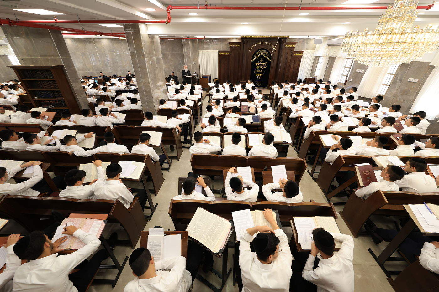 פתיחת הזמן בישיבת 'אבני נזר'