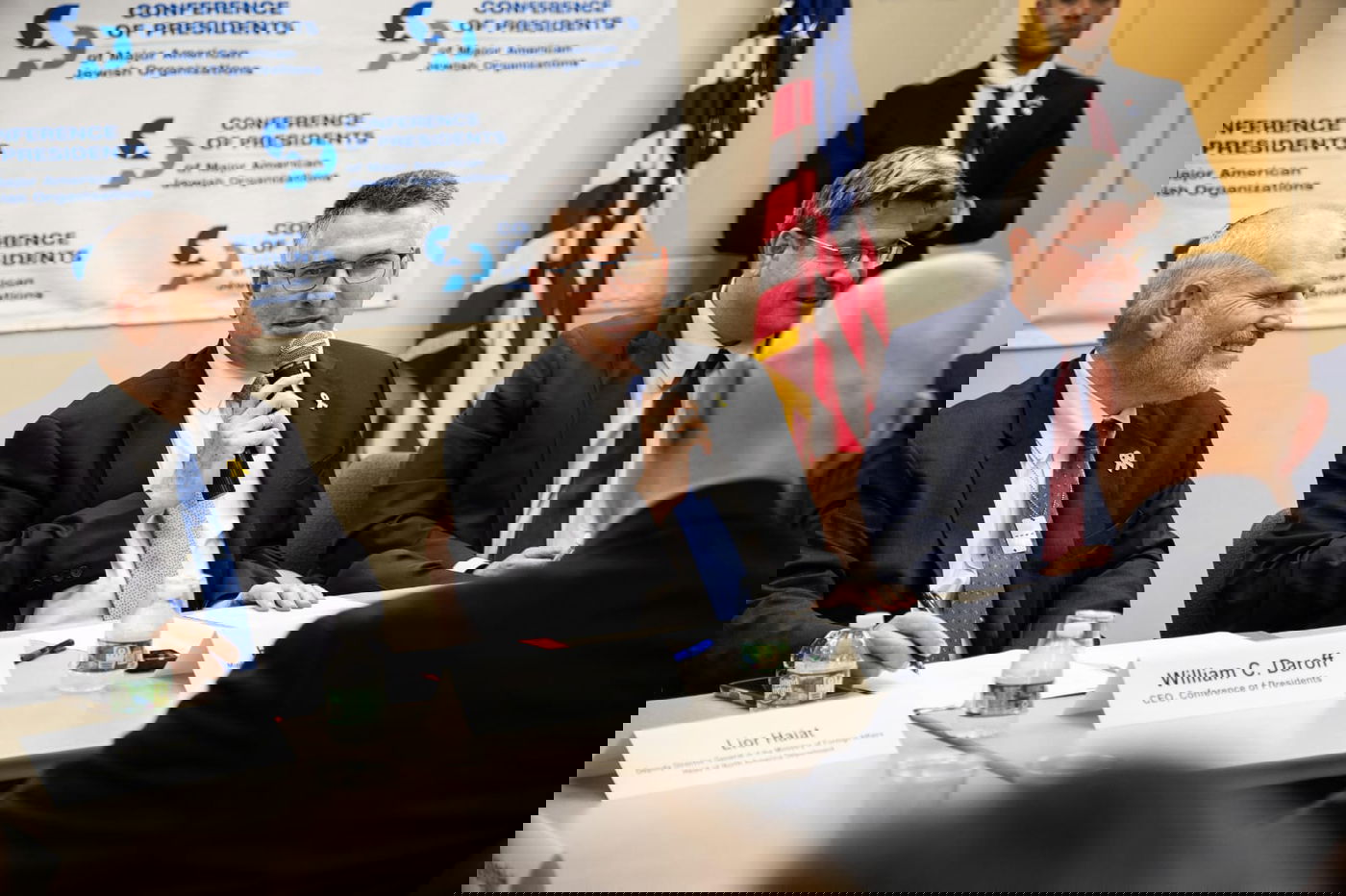 סער בוועידת הנשיאים