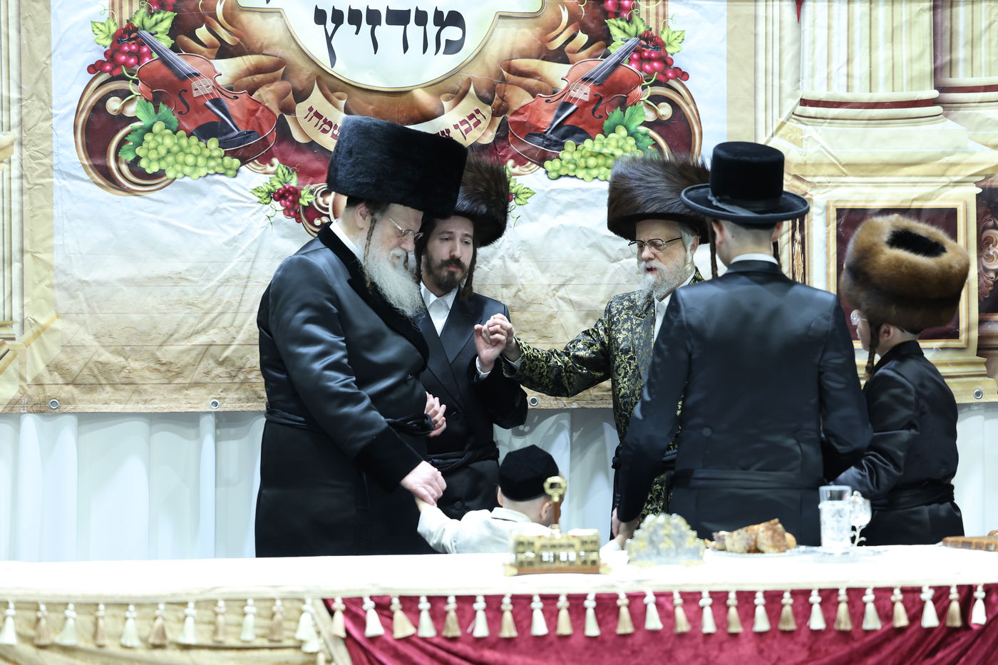 שמחת בר המצווה לנכדי האדמו"רים מסערט ויז'ניץ ומודז'יץ