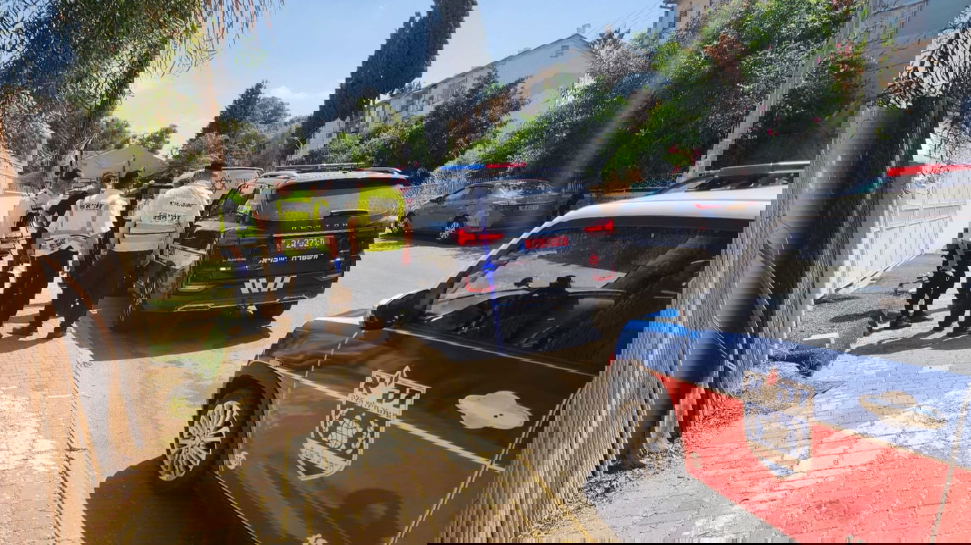 רכב זק"א ליד הדירה בקרית גת