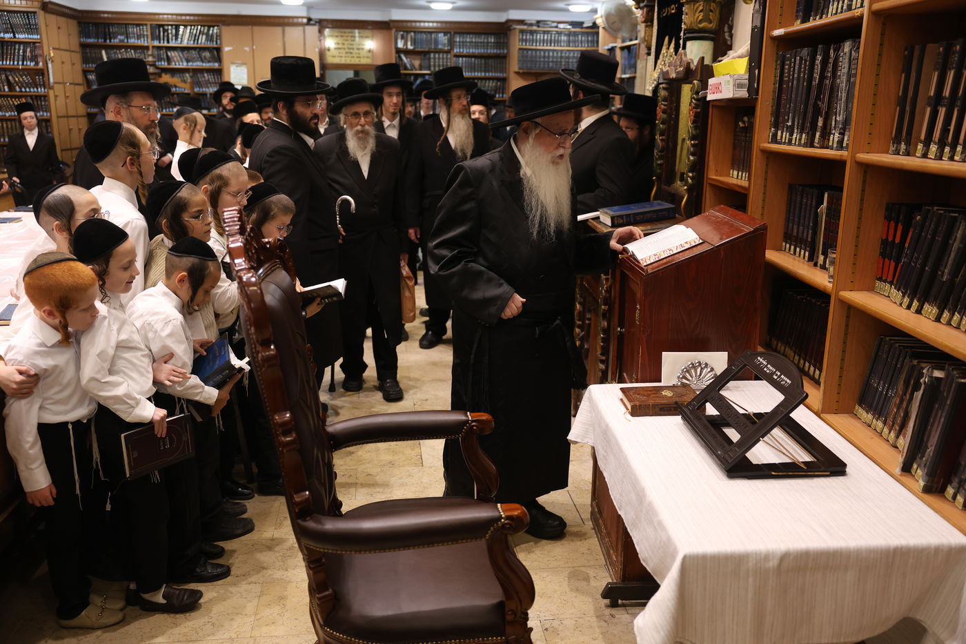 האדמו"ר מצאנז בקבלת קהל בעיה"ק צפת