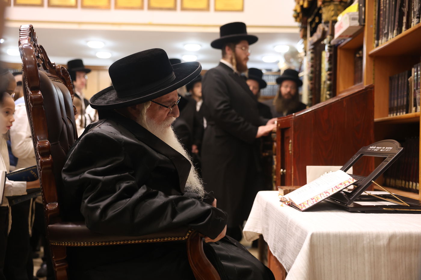 האדמו"ר מצאנז בקבלת קהל בעיה"ק צפת